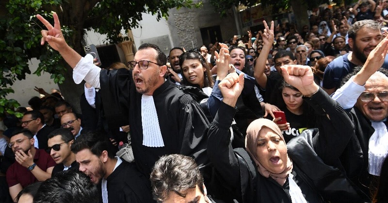 لوحوا بالتصعيد..   أصحاب "العباءة السوداء" على موعد جديد مع التحركات..